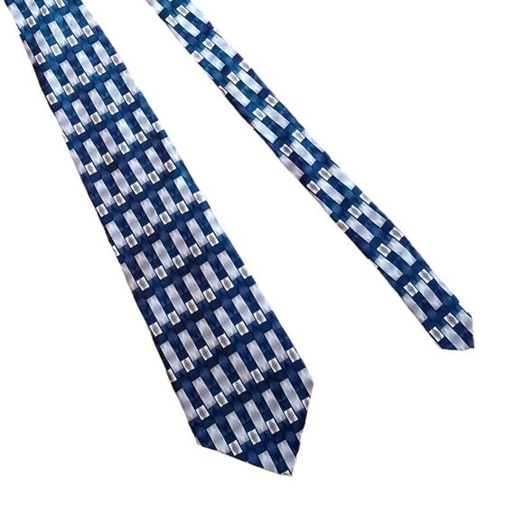 PIERRE CARDIN 100% Silk Classic Style Neck Tie Blue White Tan Men's EUC - Picture 8 of 8